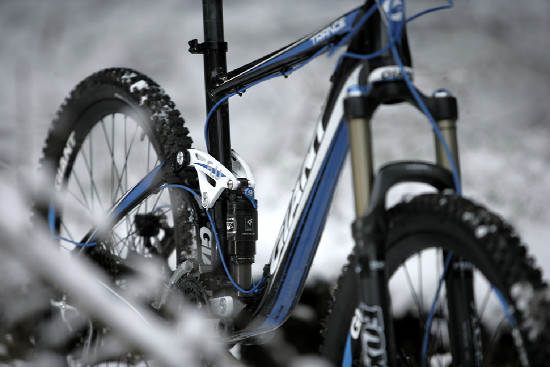 Testovali a fotili jsme na listí i na sněhu