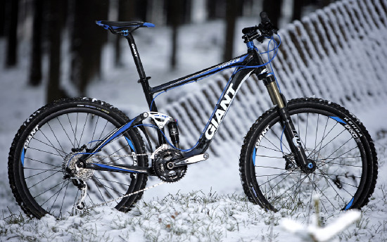 Testovali a fotili jsme na listí i na sněhu