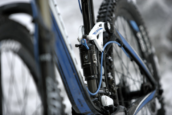 Testovali a fotili jsme na listí i na sněhu