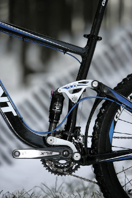 Testovali a fotili jsme na listí i na sněhu