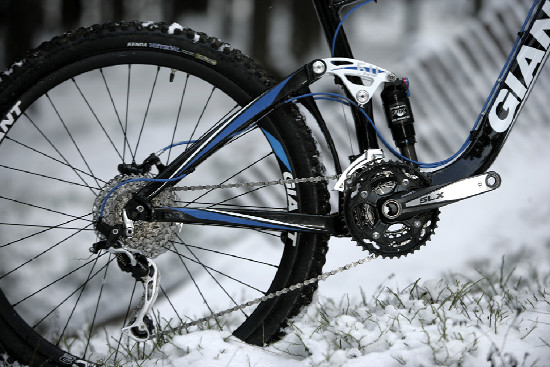 Testovali a fotili jsme na listí i na sněhu