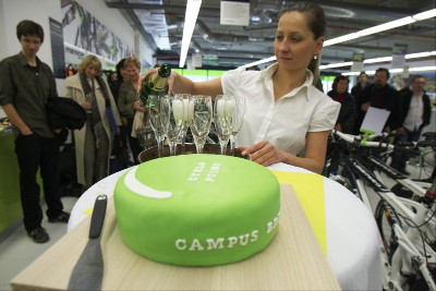 Zelený dort nezní příliš lákavě, ale tenhle nevypadá špatně!