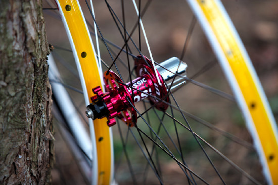 MTB tubelees výplety