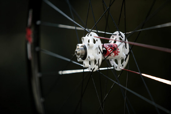 MTB tubelees výplety