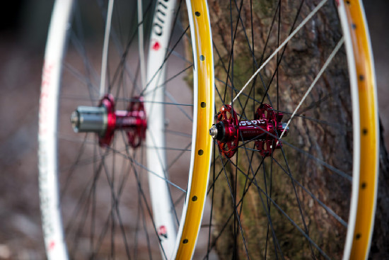 MTB tubelees výplety