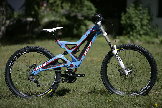 karbonová DH dvojčata