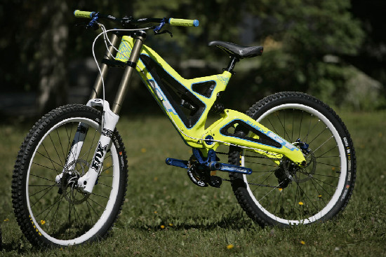 karbonová DH dvojčata