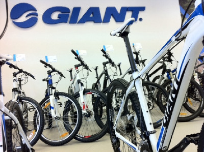 Oficiální otevření prvního Giant Storu v Česku, 20.4. 2011 Mladá Boleslav