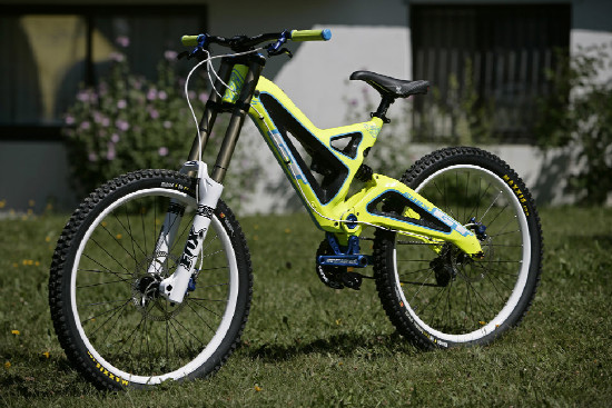 karbonová DH dvojčata