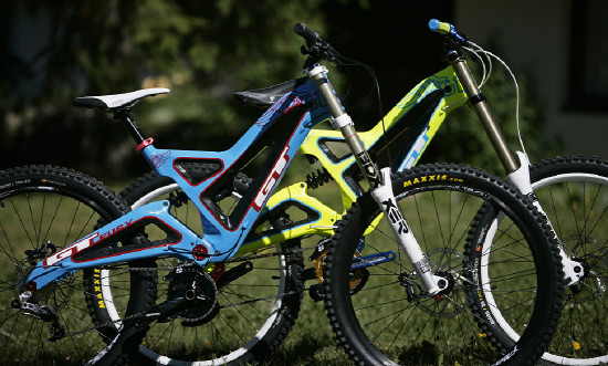 karbonová DH dvojčata