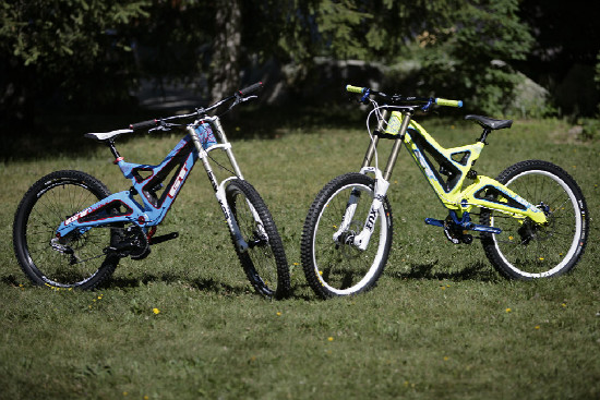 karbonová DH dvojčata