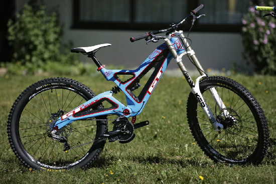 karbonová DH dvojčata