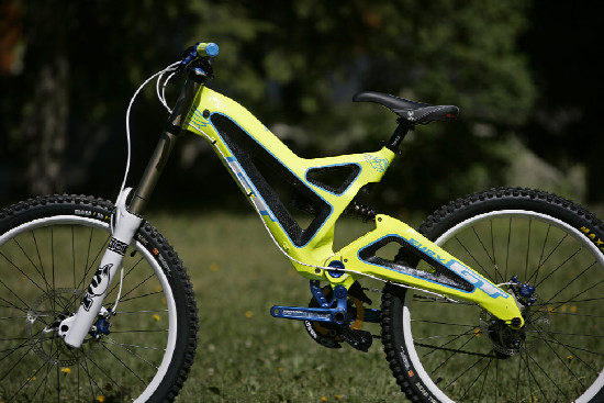 karbonová DH dvojčata