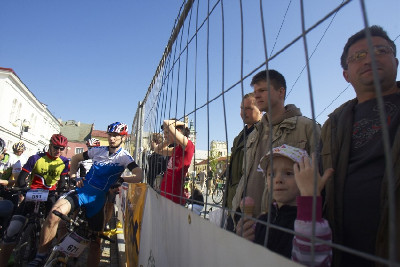 Táto, pamatuj na šťastný návrat