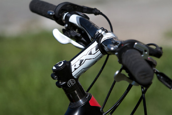 Jak jsme testovali XC závoďáka