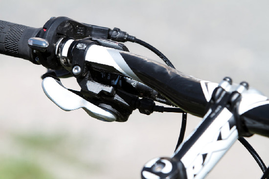 Jak jsme testovali XC závoďáka