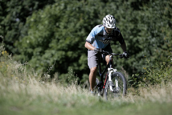 Jak jsme testovali XC závoďáka