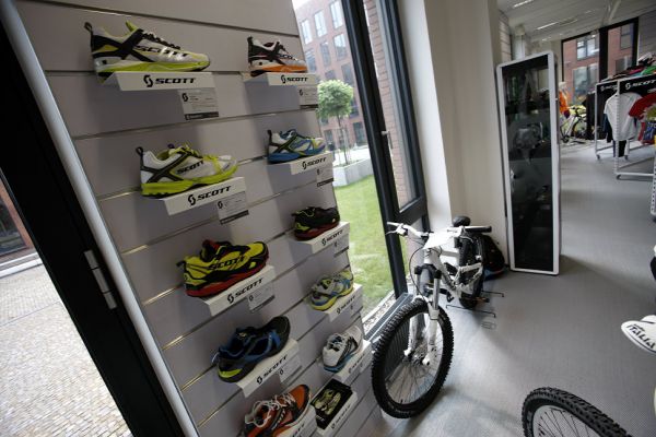 Scott v novém obrazem