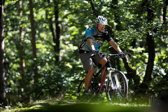 Jak jsme testovali XC závoďáka