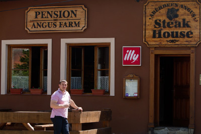 Steak House a pension v Soběsukách