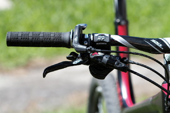 Jak jsme testovali XC závoďáka