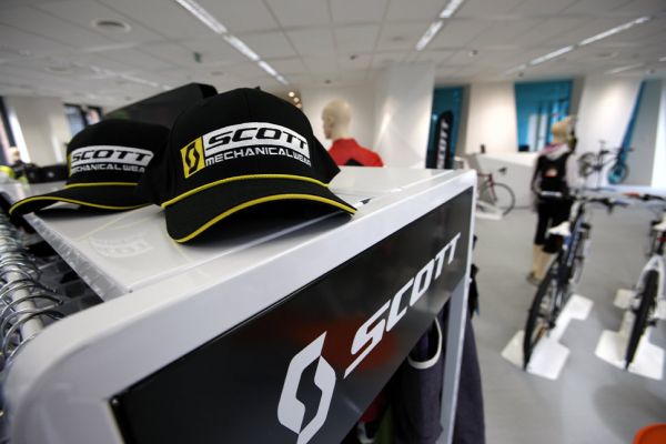 Scott v novém obrazem