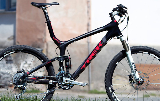 Jak jsme testovali XC závoďáka