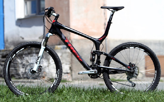 Jak jsme testovali XC závoďáka