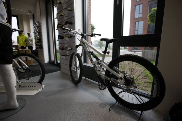 Scott v novém obrazem