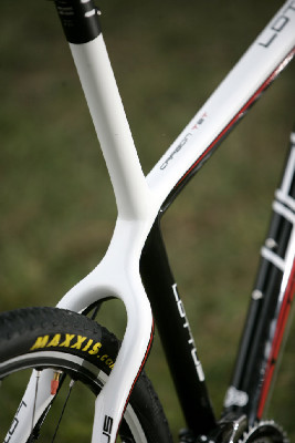 Nový karbon od Demy na 2011