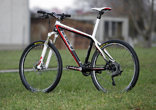 Nový karbon od Demy na 2011