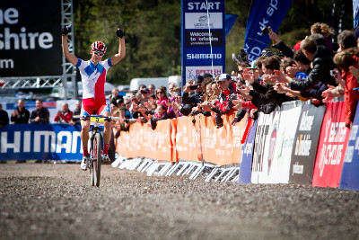 Jaroslav Kulhavý vyhrává závod Světového poháru