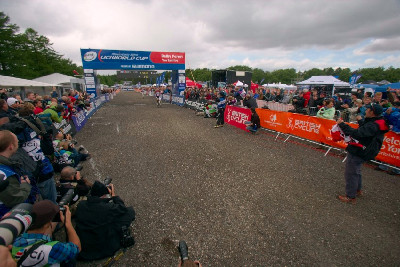 Překvapení pro všechny - Annika Langvad v cíli jako druhá