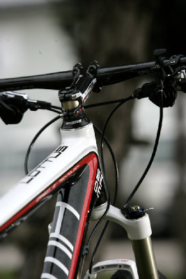 Nový karbon od Demy na 2011