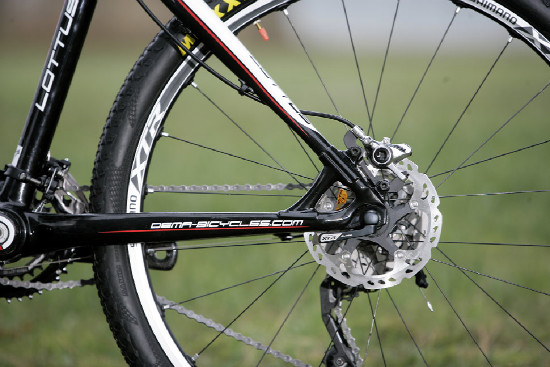 Nový karbon od Demy na 2011