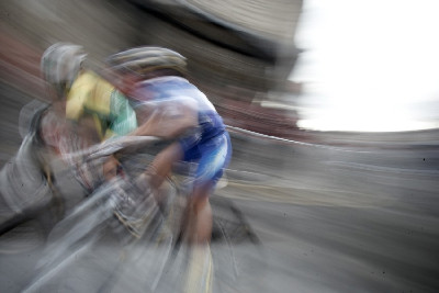 - Pěknej fofr. Poznáváte?