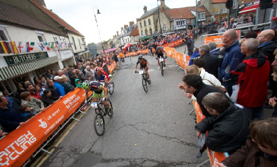 - opět plné centrum Pickeringu
