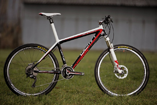 Nový karbon od Demy na 2011