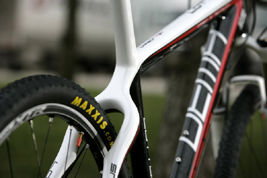 Nový karbon od Demy na 2011