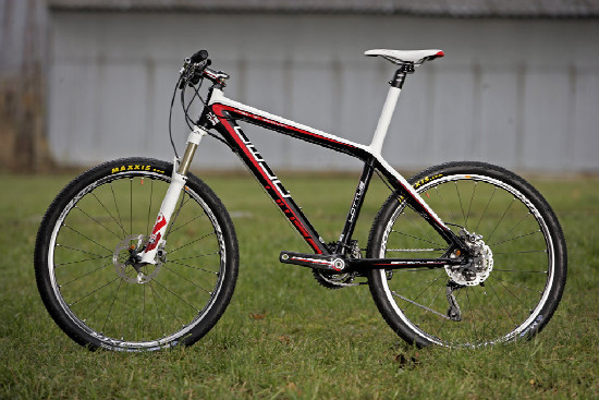 Nový karbon od Demy na 2011