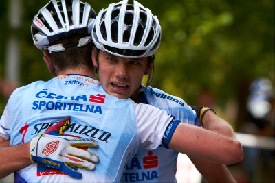 Junioři týmu Česká spořitelna Specialized obsadili druhé a třetí místo
