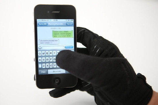 rukavice pro iPhone od Specialized