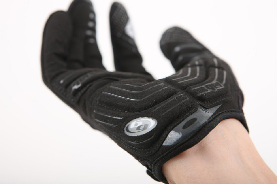 rukavice pro iPhone od Specialized
