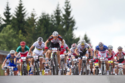 první desítky metrů