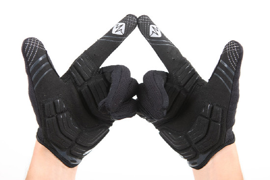 rukavice pro iPhone od Specialized