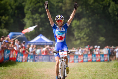 Catherine Pendrel vítězí