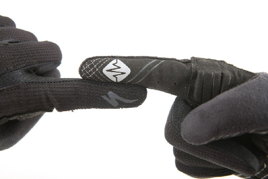 rukavice pro iPhone od Specialized