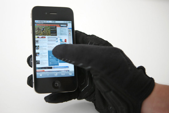 rukavice pro iPhone od Specialized