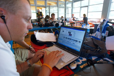 Komentátor ČT Tomáš Lachman finišuje reportáží do Branek, bodů, vteřin