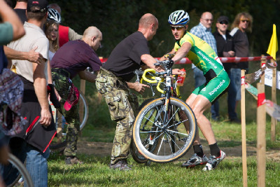 problémy Jana Březny